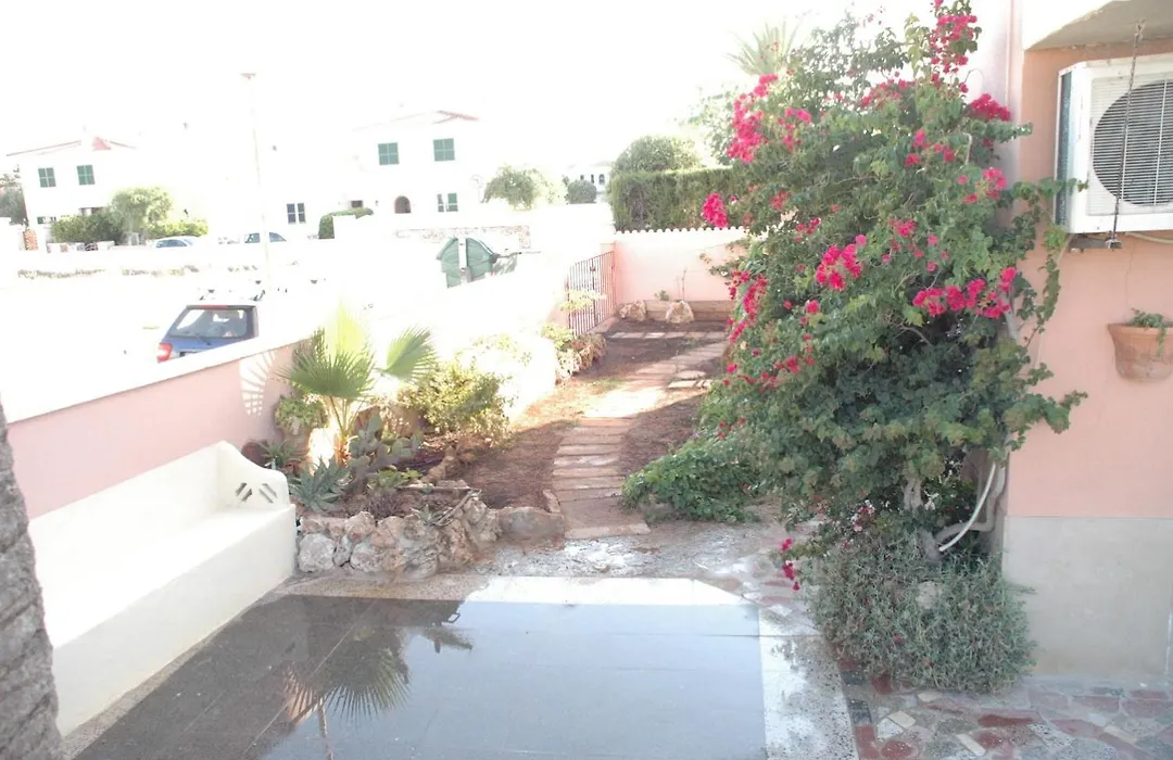 Hostal Paris Ciutadella-1